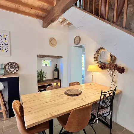 Charmante Maison Au Coeur De - Parking Лектур