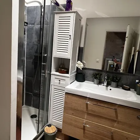 Дом отдыха Charmante Maison Au Coeur De - Parking